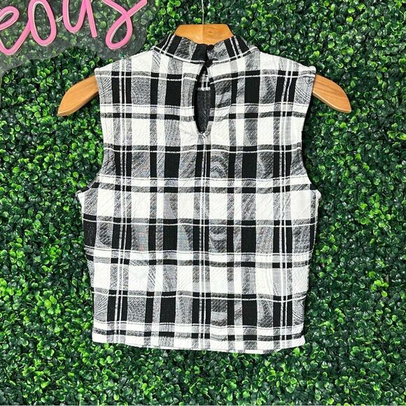 Bebe Plaid Mock Neck Sleeveless Crop Knit Tartan Top Sz M - Picture 6 of 9